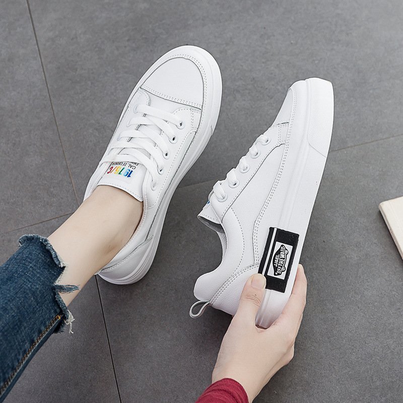 Little white shoes female 2021 new student Hong Kong style flat shoes small white board shoes