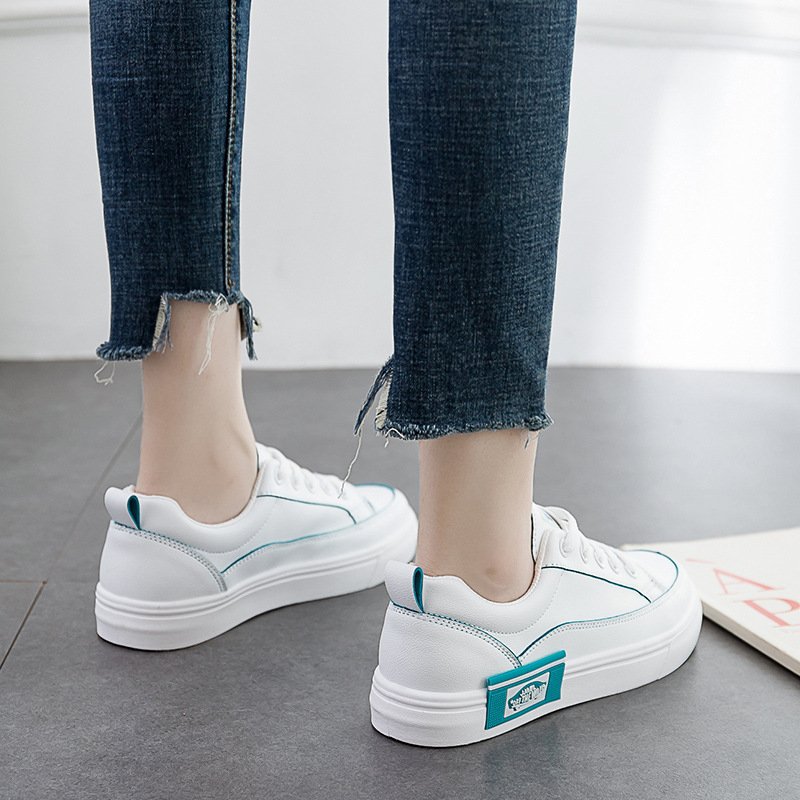 Little white shoes female 2021 new student Hong Kong style flat shoes small white board shoes